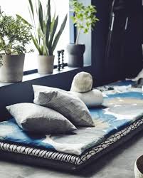 Create A Cosy Relaxation Area On The Floor With Layers Of Mattress Pads Where You Can Study Read Do Some Yo Matress On Floor Ideas Mattress On Floor Flooring