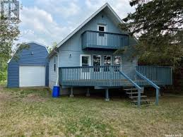 130 feet of waterfront property, beautiful sunsets, lawn and trees, spacious channel for mooring the boat and protection from the wind! Cabins Lakefront Saskatchewan Cabins In Saskatchewan Mitula Homes