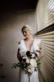 Bouquet De Mariee Sauvage Blush Burgundy Pour Le Mariage De M V Au Mas De So Provence France Bouquet Mariee Mariage Mariage En Provence