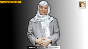 Usia 23 tahun memang masih terbilang muda. Biografi Abuya Uci Turtusi Ulama Yang Jadi Paku Banten Realbanten