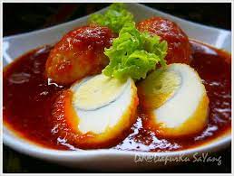 Rebus daging seketul besar atau 2 ketul dengan air dan pewarna merah.bila dah masak baru hiris nipis.panaskan sedikit minyak dan goreng daging hingga garing pada bahagian luar.ketepikan. Telur Rebus Goreng Masak Merah Haura Nur Clothing ÙÙŠØ³Ø¨ÙˆÙƒ