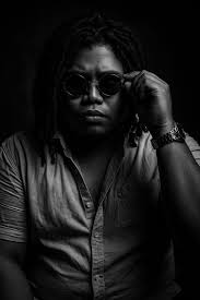 Who here only plays black basses?