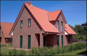 Einfamilienhaus Mit Farbig Folierten Fenstern Und Farbigen Rollladen Style At Home Haus Einfamilienhaus