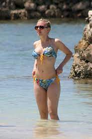 The first single, relator was released as a digital download on 25 may 2009. Scarlett Johansson Scarlett Johansson Bikini Scarlett Johanson Scarlett Johansson
