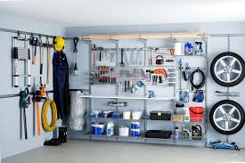 Sie trennten den eingangsweg ab und schufen daneben einen uneinsehbaren hof zwischen haus und garage, der als fortsetzung des wohnraums. Garage Ein Umbau Macht Mehr Aus Ihr Bauemotion De