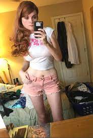 Sarah Beattie : r2busty2hide