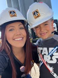 Ashleigh Bostick's Instagram, Twitter & Facebook