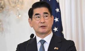 Sambangi KPU, Warga Kwamki Narama Sebut Beri 11 Ribu Suara Untuk  Maximus-Peggi