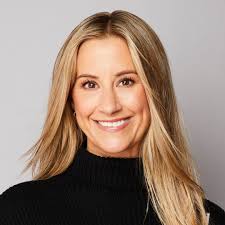 Jillian Parsons's Instagram, Twitter & Facebook