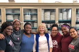 students volunteer at nonprofits during