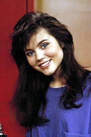 I Scored Kelly Kapowski On Ladies Which Saved By The Bell Character Are You Kelly Kapowski Kelly Kapowski Hair Tiffani Thiessen