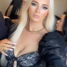 Does anyone know a Jacqueline Cargill? I have her handbag with mobile phone  and belongings in Dundee bus station.