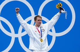 Team usa olympic swimmer chase kalisz secured the first united states gold medal in the tokyo 2020 games on sunday. Cgdvr5kzyxe2ym