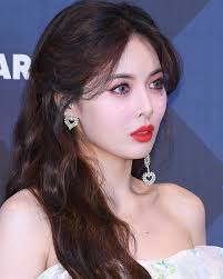 泫雅Flower Shower 落泪仿妆” 💧💐 · 这个妆来迟了🙈 其实我想仿泫雅妆很久了但是一直没信心能仿好结果看了很多其他美妆博主仿的视频