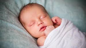 Bayi memiliki kebiasaan lama tidur yang berbeda. 6 Cara Membuat Anak Bayi Tidur Nyenyak Ibu Baru Mesti Coba