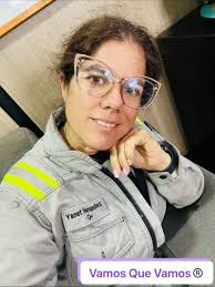 Casi siempre en las redes sociales vemos fotos súper arregladas y  perfectas, como si la belleza solo existiera en la perfección. Pero la  verdad es que la belleza está en lo auténtico,