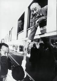 Onun için çocuk demek sevgi demekti. Ataturk Ve Cocuk Bando Cocukevi Tum Haklari Saklidir
