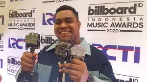 Wah, ternyata billboard viral ini merupakan rangkaian marketing s3 ala by.u! Daftar Pemenang Billboard Indonesia Music Awards Andmesh Borong 3 Piala