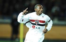 Entre 1998 e 2001, jogou com a camisa do vitória, união barbarense, bahia, ceará e novamente o cruzeiro, clube ao qual possuía contrato. Morando Na Australia Mineiro Relembra Gol E Titulo Mundial Pelo Sao Paulo Fui Um Privilegiado Sao Paulo Ge