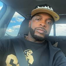 Former LSU head coach Ed Orgeron recently stopped by Grambling State's  football practice and spoke with the team 🐯 (via @GSUFootball01)