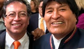 No obstante, el señor gustavo francisco petro maquilló su afirmación después para la w con un y porque si usted, gustavo francisco petro, fuera presidente de colombia, el delirio estaría a. El Encuentro Entre Gustavo Petro Y Evo Morales En La Posesion De Ivan Duque La Fm