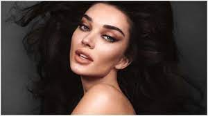 Amy Jackson spices lockdown up a lil bit with nude photoshoot