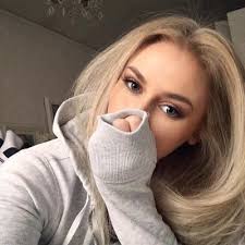 Sann Carrière (@SoNowSann)