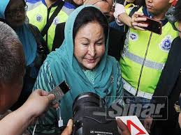 Ikuti kami di facebook, youtube, twitter, and instagram untuk berita terkini setiap hari. Rosmah Beli Barang Kemas Rm3 3 Juta Guna Kad Kredit Najib