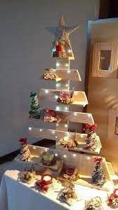 Pallet Trees Are Super Easy Diy Christmas Decorations That You Can Make For Almost Nothing Pallet Christmas Tree Christmas Decorations Rustic Pallet Christmas