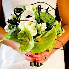 Less Green And Add Red Roses Best Flower Wedding Ideas 1c By Anna Aurora Via Flickr Green Wedding Flowers Black Bouquet Green Bouquet