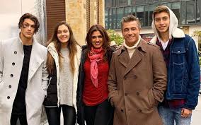 07 de diciembre 2020 entretención el gran orgullo de fernando solabarrieta por logro de su hijo menor: Fernando Solabarrieta No Aguanto La Pena De Dejar A Su Hija En Ee Uu