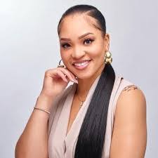 Karen Lindner's Instagram, Twitter & Facebook