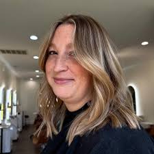 𝐀𝐮𝐛𝐫𝐞𝐲 𝐂𝐚𝐫𝐩𝐞𝐧𝐭𝐞𝐫 • 𝐂𝐡𝐚𝐫𝐥𝐨𝐭𝐭𝐞 𝐇𝐚𝐢𝐫𝐬𝐭𝐲𝐥𝐢𝐬𝐭 