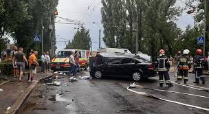 Тільки головні і свіжі репортажі, читайте, дивіться і коментуйте на сайті 0362.ua. U Rivnomu Na Sobornij Dtp V Yakij Travmuvalosya Dvoye Lyudej Foto Rivnenski Novini