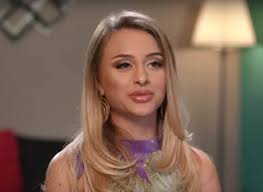 Doar 15 zile le trebuie concurentilor pentru a vedea daca relatia lor este stabila, numai putin de doisprezece ispite si cinci cupluri iau in serios aventura vietii lor in care spera sa plece acasa impreuna, dar asta depinde de fiecare dintre ei. Cine Este Ispita Irina Stroia De La Insula Iubirii Sezonul 5 E A Doua OarÄƒ Cand ParticipÄƒ La Show Glow Magazin