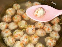 Untuk mendapatkan hasil yang lebih kenyal, anda dapat menambahkan kulit ayam giling. 5 Resep Bakso Ayam Terenak Pilihannya Bisa Disambal Penyet Dan Goreng
