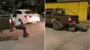 Un pastor evangélico se convirtió en el protagonista de un video viral que ha generado decenas de memes, tras fingir que lo habían atropellado. Jipkcepjh7cccm