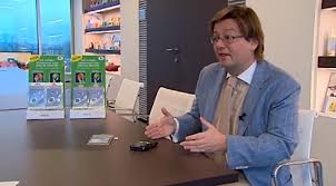 Coucke verkocht in 2014 zijn bedrijf omega pharma aan de amerikaanse groep perrigo. E Waves Phone Chip Snake Oil Voor Je Gsm Lvb Net