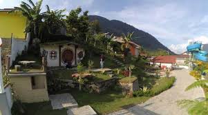 Rumah hobbit paraland resort : Foto Harga Tiket Masuk Terbaru Dan Lokasi Rumah Hobbit Berastagi Sumatera Utara