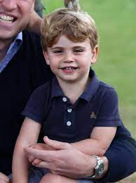 Prințul louis, fiul ducelui și ducesei de cambridge, a fost fotografiat de mama sa cu prilejul aniversării celor doi ani pe care îi împlinește astăzi. Cambridge Sussex Children On Twitter Prince William Family Prince Louis Of Cambridge Prince William And Catherine