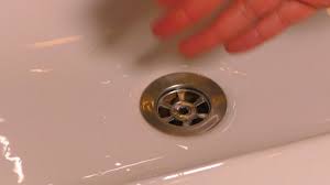 Genialer Trick Abfluss Stinkt Mit Diesen 2 Hausmitteln Den Ubelriechenden Und Verstopften Abfluss Reinigen Testsguide De