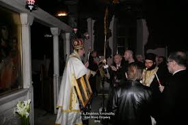 Ένα πρωτοφανές περιστατικό εκτυλίχθηκε στη μονή πετράκη καθώς επτά μητροπολίτες δέχθηκαν ο ιερέας ανήκε στην ιερά μητρόπολη βεροίας και καθαιρέθηκε μετά την εξέταση του από το συνοδικό. Fwtoreportaz Apo Thn Anastash Toy Kyrioy Sthn Iera Monh Aswmatwn Petrakh Bhma Or8odo3ias