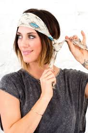 Haare hochstecken frisuren anleitung und styling tipps haare hochstecken frisuren anleitung und styling tipps inspiration für kurze mittellange und lange haare brautfrisuren 2019 schöne ideen für alle längen. Pin Auf Frisuren