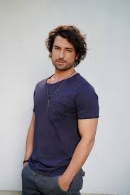 © cnn türk yaz dizilerinden ada masalı dizisinin ekranlara gelmesinin ardından merak konusu olan kırlangıç adası ile ilgili detaylar araştırılıyor. Ada Masali Nda Kim Kimdir