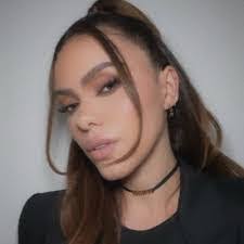 Erica Paramo's Instagram, Twitter & Facebook