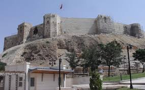 Halk arasında antep olarak da anılan gaziantep şehri, türkiye'nin güneydoğu anadolu bölgesinde yer alan tarihî bir şehirdir. Gaziantep Wikipedia