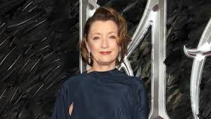 Lesley manville is an actress of theater, film, and television who has worked extensively with director mike leigh. The Crown Lesley Manville Soll Die Neue Prinzessin Margaret Sein