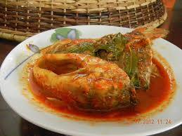 Asam pedas pari dengan keladi via periuktanah.blogspot.com. Resepi Asam Pedas Melaka Ikan Dunia Belajar