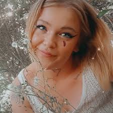 This year 💭🙏✨ #resilience #courage #strength #quoteoftheday  #littlepennythoughts