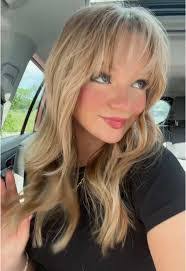 Isabella Dodson's Instagram, Twitter & Facebook